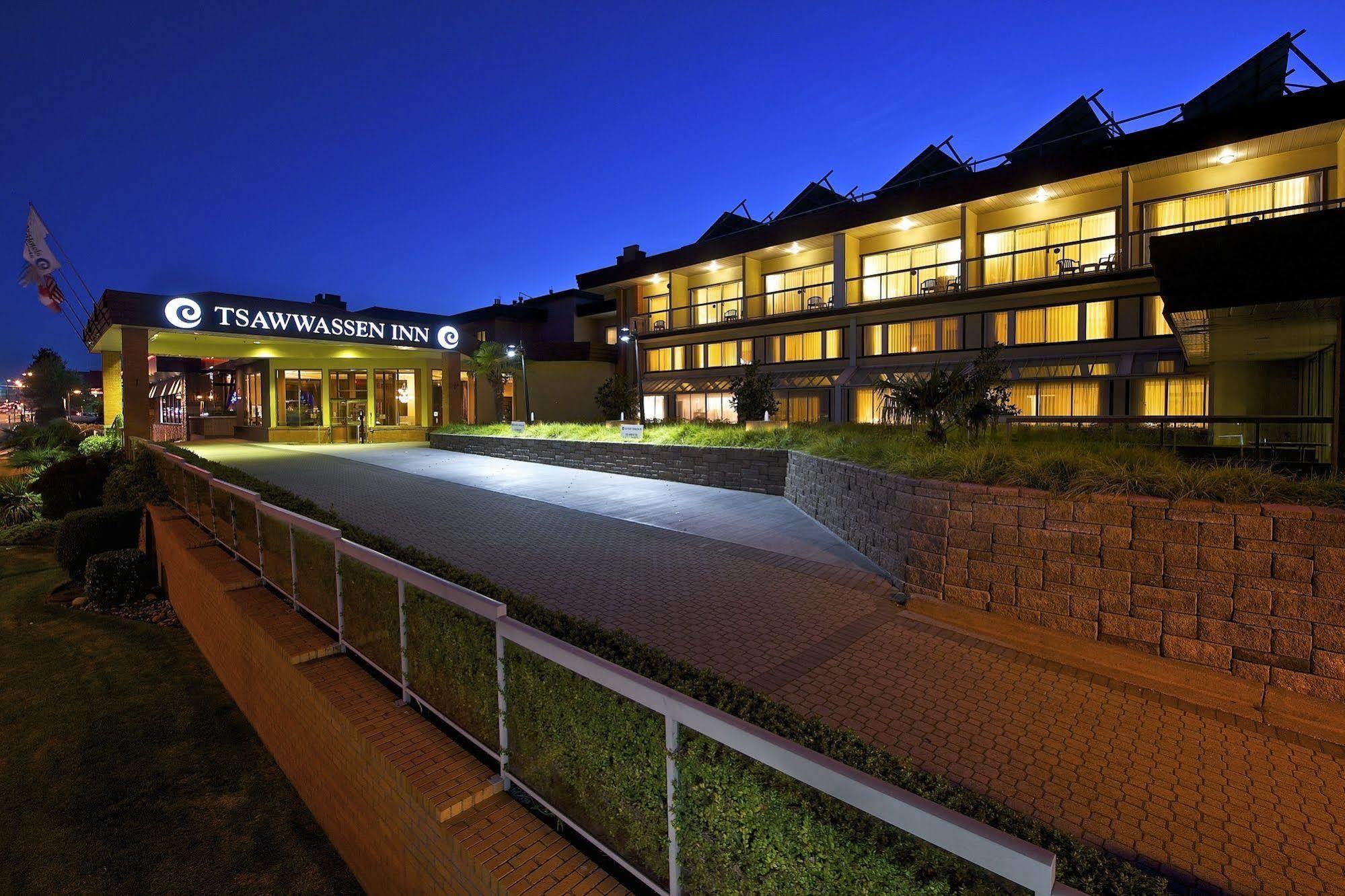 Coast Tsawwassen Inn Delta Exterior photo