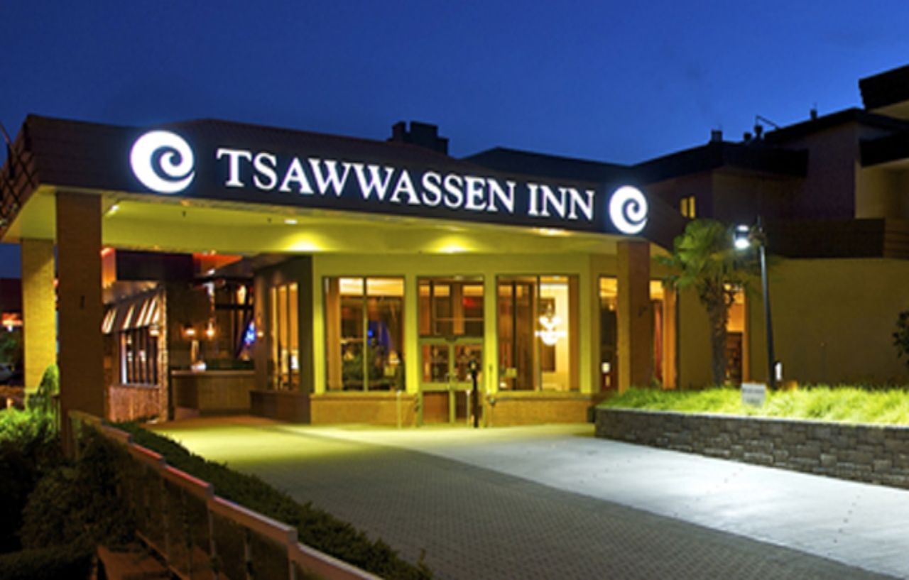 Coast Tsawwassen Inn Delta Exterior photo